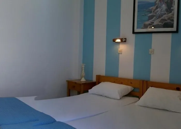 מלון דירות Magic View 3*